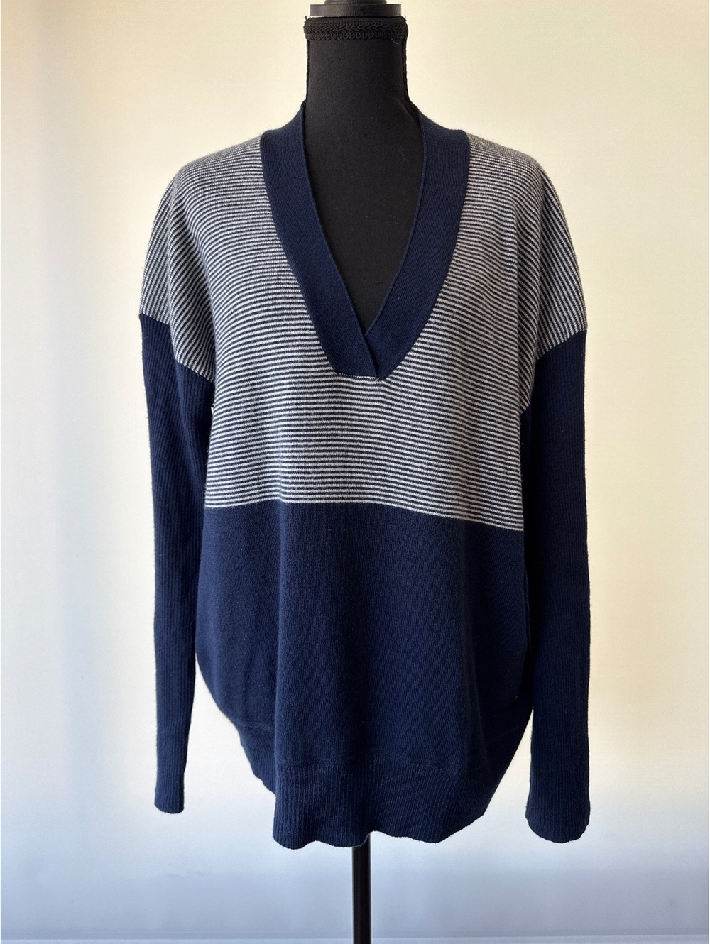 Carve Designs Womens L Navy Striped Wool Blend V Neck Oversized Sweater